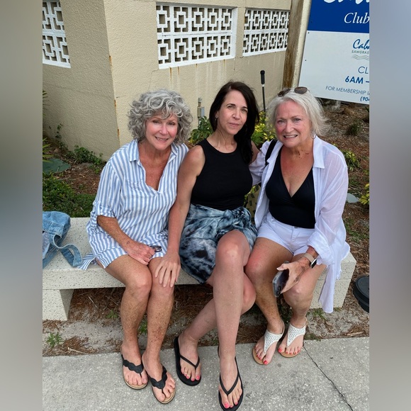 Meet your Posher, Cindy - Picture 2 of 6